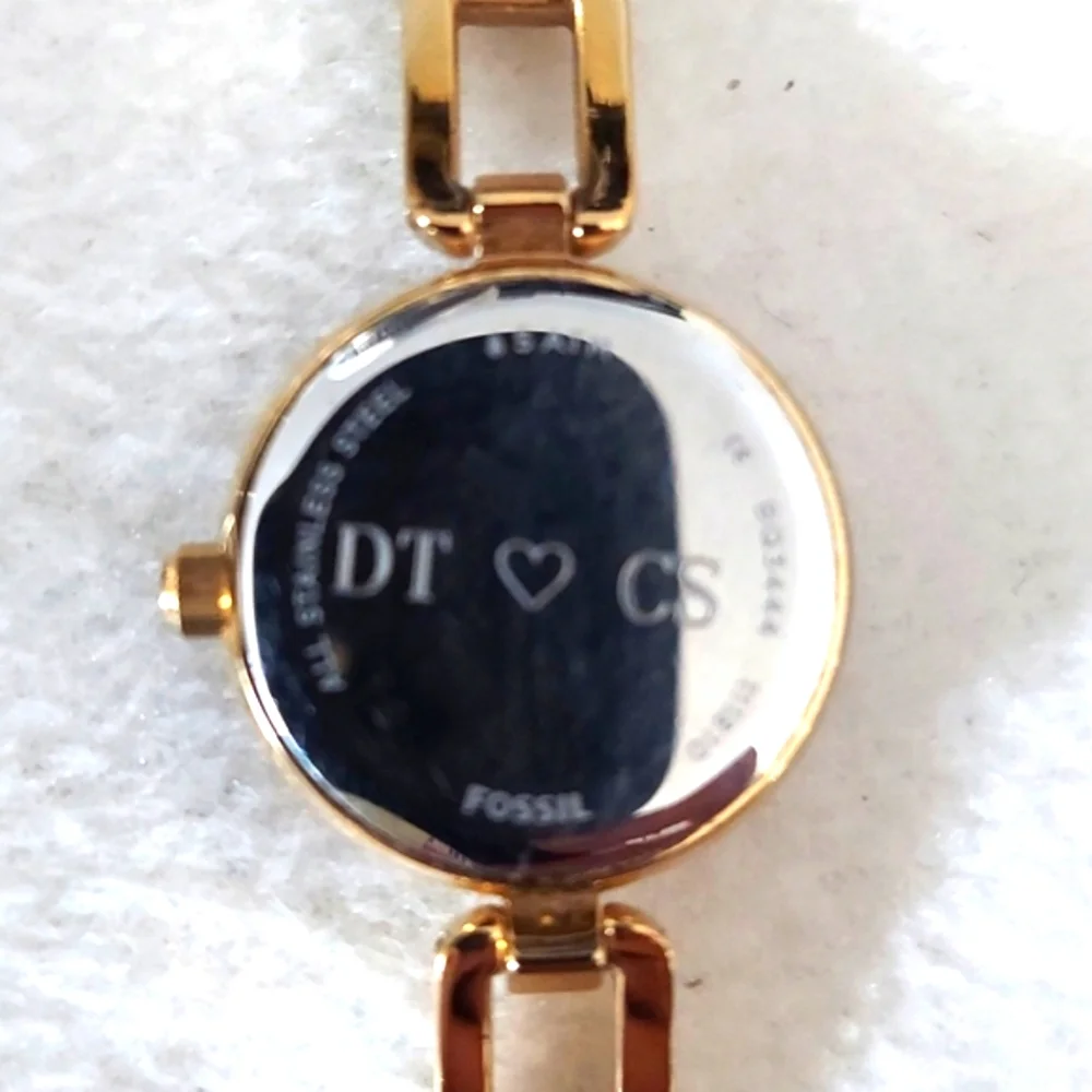 Fossil Watch Goldtone WORKING - comes with battery and two extra links - Picture 6 of 6